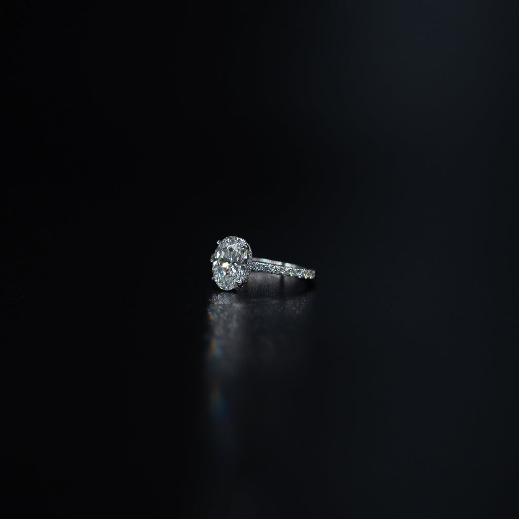 OVAL ELEGANCE
