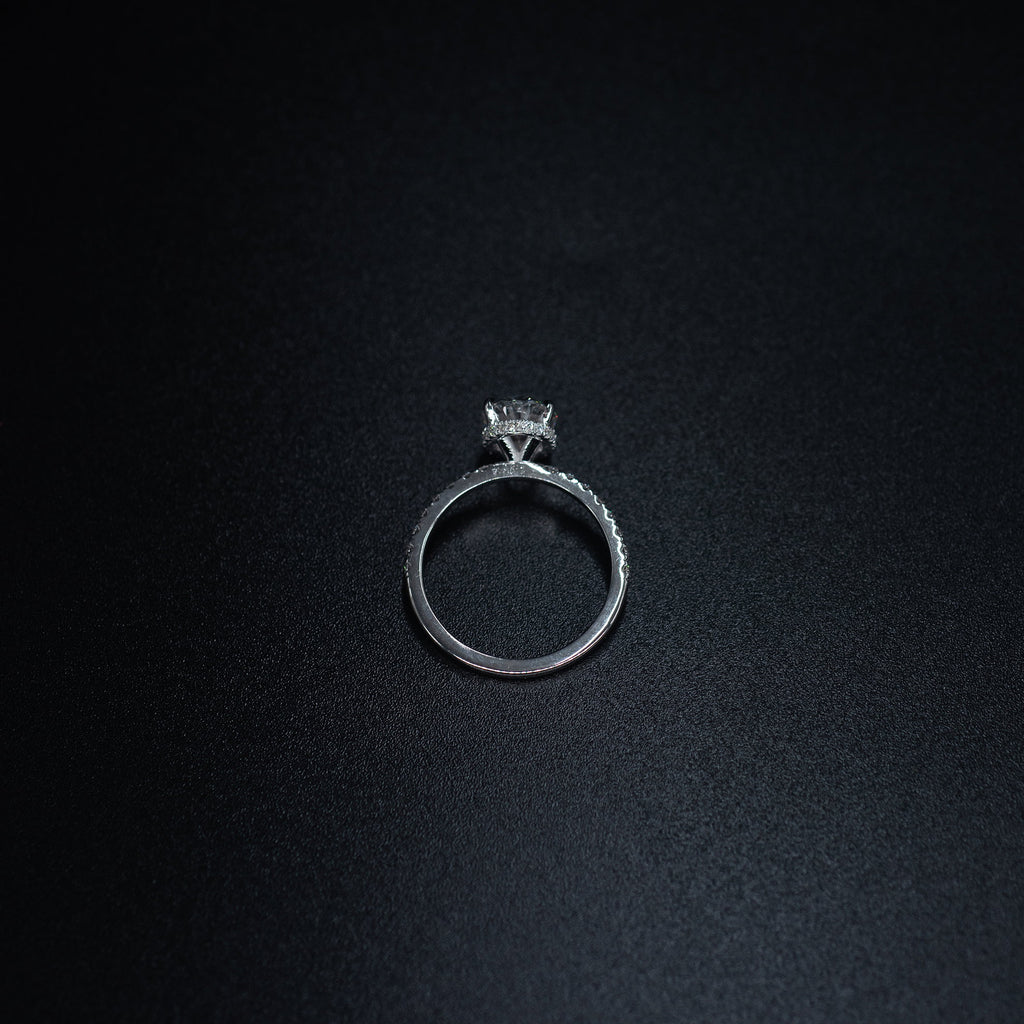 OVAL ELEGANCE