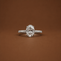 OVAL ELEGANCE